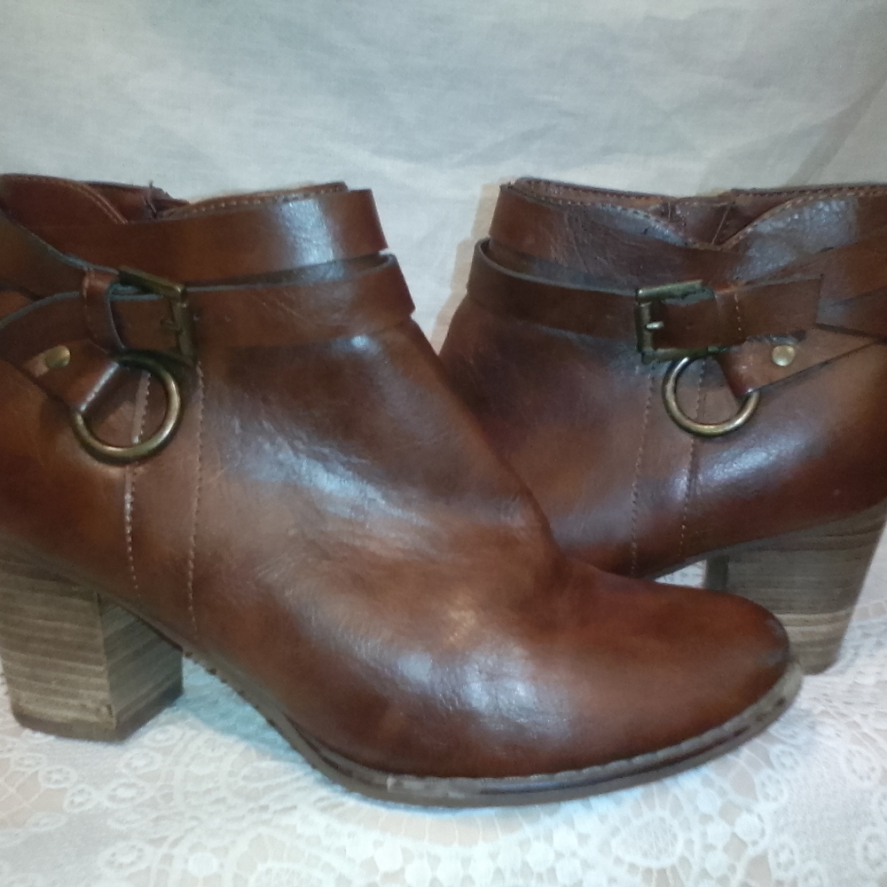 Michael Shannon Chestnut Ankle Booties